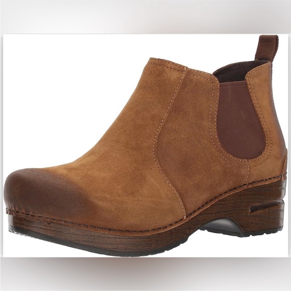 Dansko Suede Clog “Frankie”